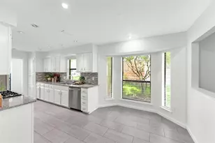 2600 Summertree Dr, Carrollton, TX 75006 - Photo 12