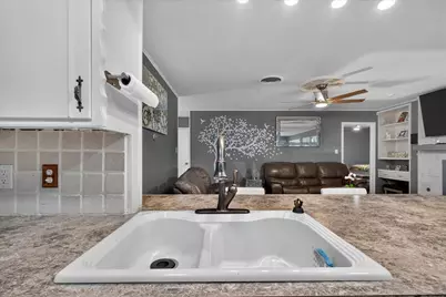 1317 W Redbud Drive, Hurst, TX 76053 - Photo 12