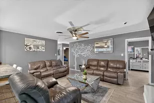 1317 W Redbud Dr, Hurst, TX 76053 - Photo 8