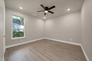 407 E Willingham St, Cleburne, TX 76031 - Photo 18