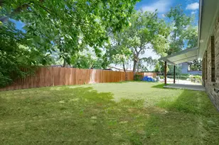 407 E Willingham St, Cleburne, TX 76031 - Photo 6