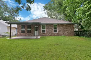 407 E Willingham St, Cleburne, TX 76031 - Photo 8