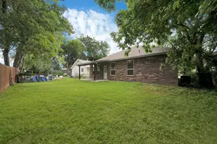407 E Willingham St, Cleburne, TX 76031 - Photo 8