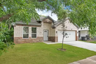 407 E Willingham St, Cleburne, TX 76031 - Photo 4
