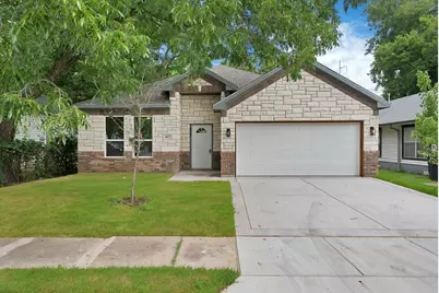 407 E Willingham Street, Cleburne, TX 76031 - Photo 2