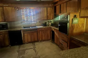 4205 Hickory Tree Rd, Balch Springs, TX 75180 - Photo 6
