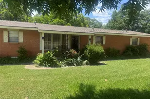 4205 Hickory Tree Rd, Balch Springs, TX 75180 - Photo 2