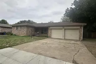 704 Clebud Dr, Euless, TX 76040 - Photo 1