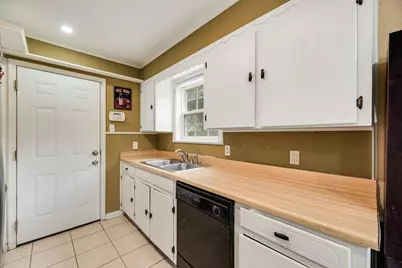 117 Myrtle Court, Hurst, TX 76053 - Photo 10