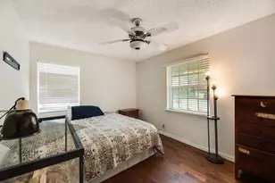 117 Myrtle Ct, Hurst, TX 76053 - Photo 16