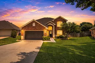 505 Wade Ct, Euless, TX 76039 - Photo 1