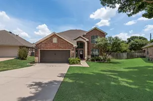 505 Wade Ct, Euless, TX 76039 - Photo 2