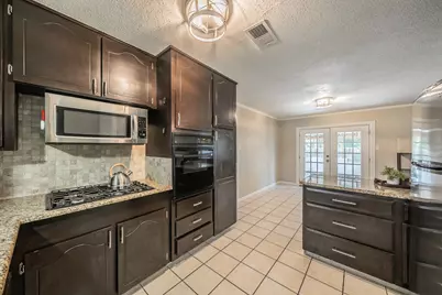 612 Bayless Drive, Euless, TX 76040 - Photo 12