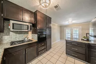 612 Bayless Dr, Euless, TX 76040 - Photo 12