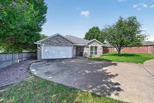 5440 Trout Creek Ct, Watauga, TX 76137 - Photo 1