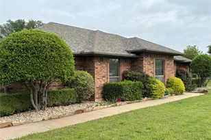 10694 Rose Garden Ct, McKinney, TX 75072 - Photo 2