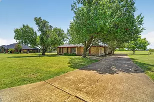 104 Royal Park Ln, Waxahachie, TX 75165 - Photo 4