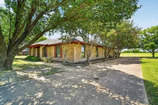 104 Royal Park Ln, Waxahachie, TX 75165 - Photo 4