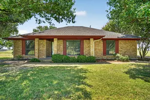 104 Royal Park Ln, Waxahachie, TX 75165 - Photo 2