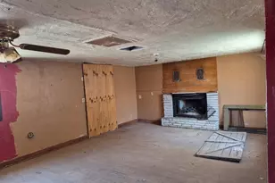 407 Travis St, Van Horn, TX 79855 - Photo 6