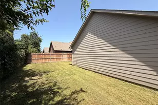 127 Frank St, Greenville, TX 75402 - Photo 16