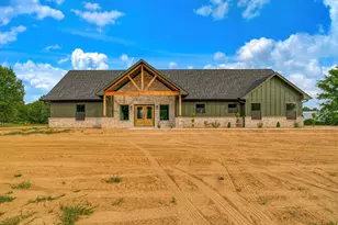 829 Private Road 44005, Blossom, TX 75416 - Photo 1