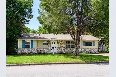 209 W Southern Avenue, Saginaw, TX 76179 - Photo 1