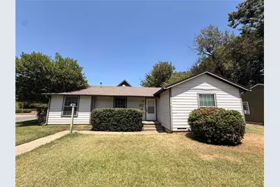 718 Crescent Street, Denton, TX 76201 - Photo 2