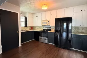 718 Crescent St, Denton, TX 76201 - Photo 6