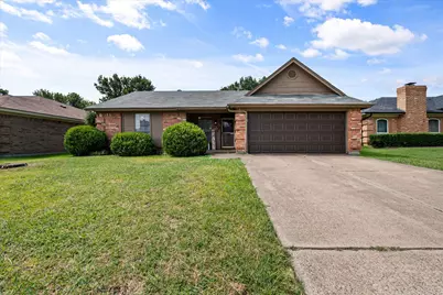 806 Wind Brooke Drive, Arlington, TX 76001 - Photo 2