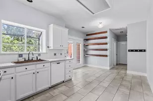 613 Forest Edge St, Burleson, TX 76028 - Photo 10