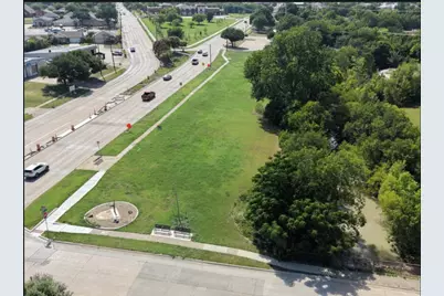 635 E Avenue B, Garland, TX 75040 - Photo 4