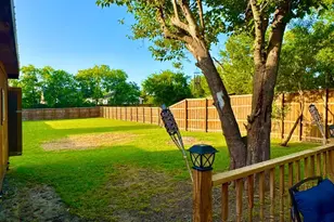 404 Neathery St, Farmersville, TX 75442 - Photo 8
