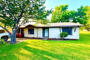 404 Neathery St, Farmersville, TX 75442 - Photo 1