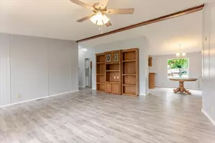 2316 SW 4th Ave, Mineral Wells, TX 76067 - Photo 4