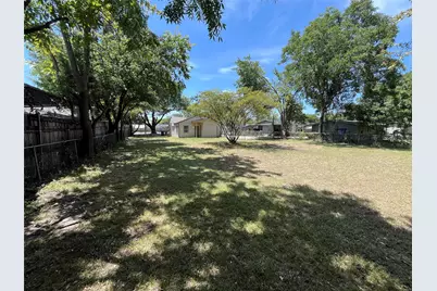 1316 N Prairie Creek Road, Dallas, TX 75217 - Photo 18