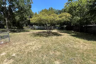 1316 N Prairie Creek Rd, Dallas, TX 75217 - Photo 18