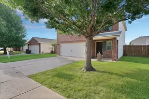 617 Misty Mountain Dr, Fort Worth, TX 76140 - Photo 2