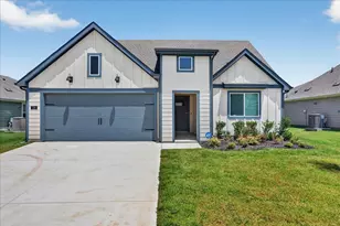 728 Orchid Wy, Pilot Point, TX 76258 - Photo 2