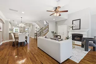 14891 Towne Lake Cir, Addison, TX 75001 - Photo 8