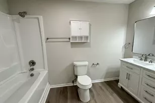 328 Hillside Ct, Burleson, TX 76028 - Photo 14