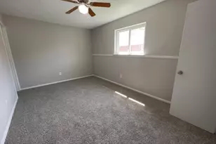 328 Hillside Ct, Burleson, TX 76028 - Photo 16