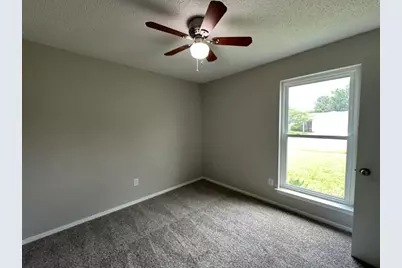 328 Hillside Court, Burleson, TX 76028 - Photo 20