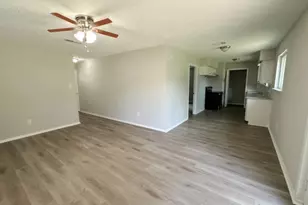 328 Hillside Ct, Burleson, TX 76028 - Photo 8