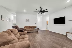 820 Secretariat Dr, Hewitt, TX 76643 - Photo 12
