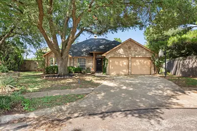 2818 Glen Ridge Drive, Arlington, TX 76016 - Photo 2