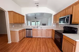 324 Cascade Dr, Red Oak, TX 75154 - Photo 2