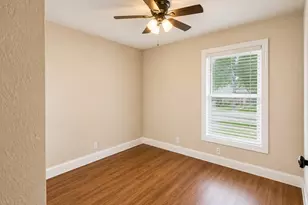 633 Skelly St, Crowley, TX 76036 - Photo 4