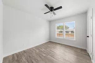 3245 Pacesetter Dr, Dallas, TX 75241 - Photo 4