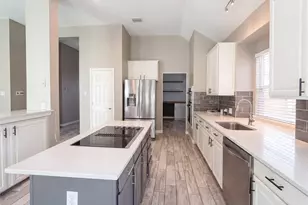 2404 Royal Birkdale Dr, Plano, TX 75025 - Photo 2
